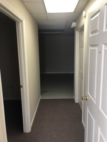Powell - Like New Professional Office: 7317 Clinton Hwy, Powell, TN 37849
